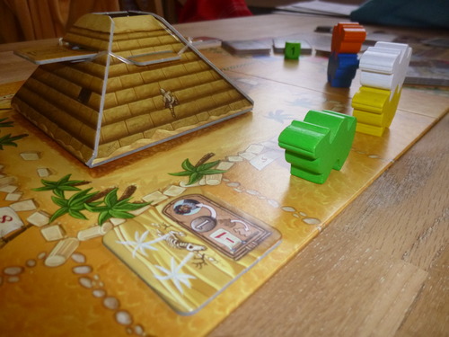 Monopolis Camel Up Base Tabletop, Board and Card Game