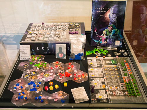 Monopolis Eclipse Base Tabletop, Board and Card Game