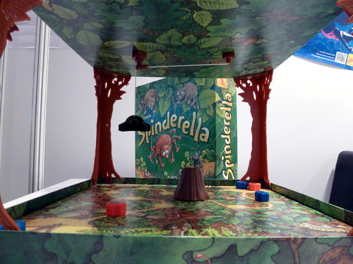 Monopolis Spinderella Base Tabletop, Board and Card Game