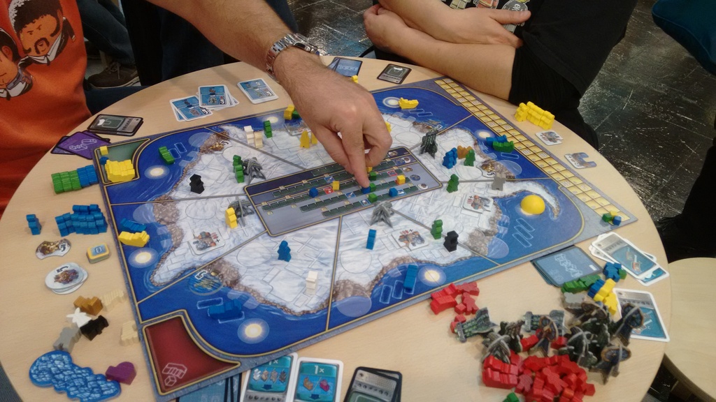 Monopolis Antartica Base Tabletop, Board and Card Game
